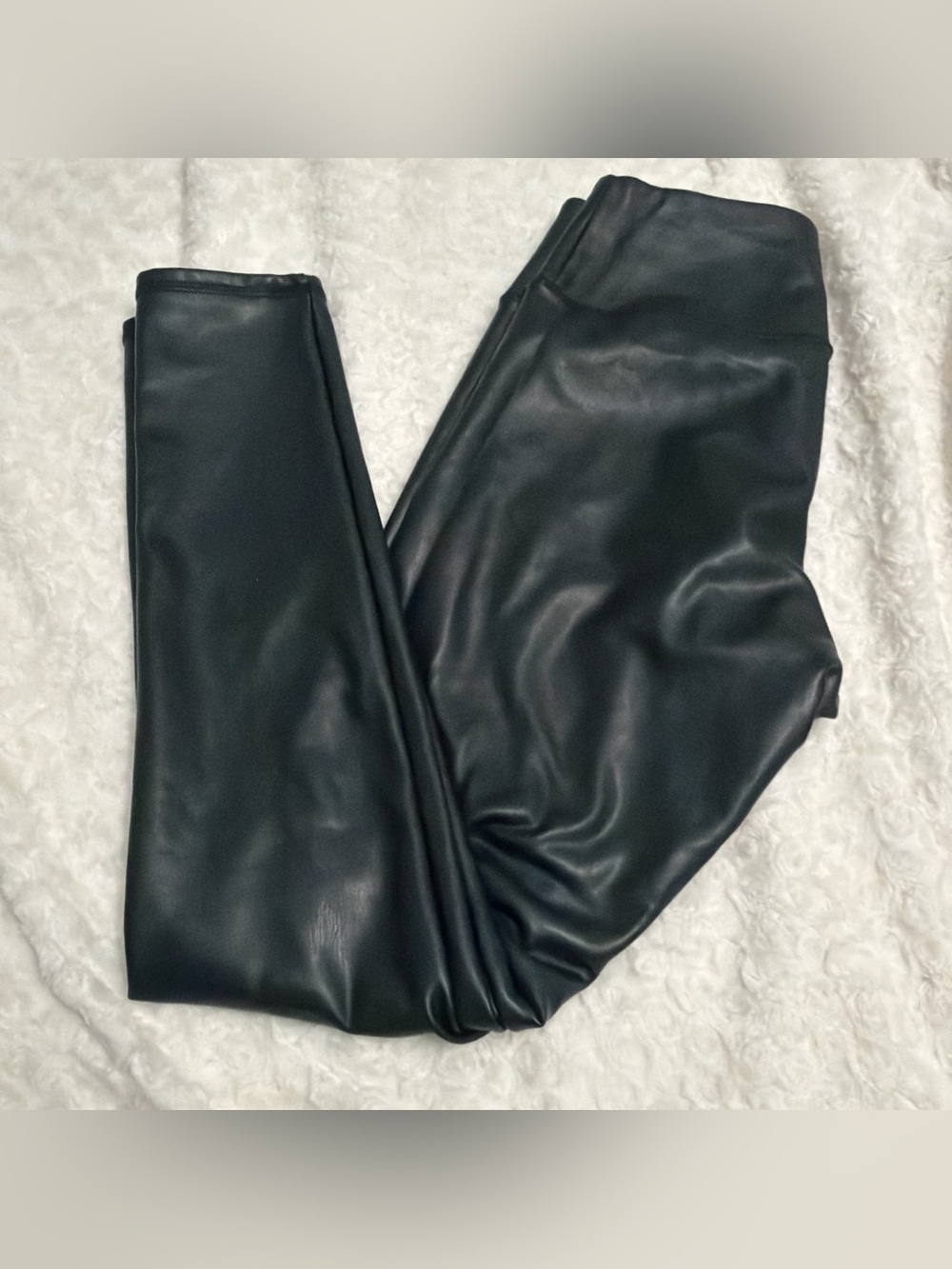Hollister Ultra High-Rise Leggings in Black